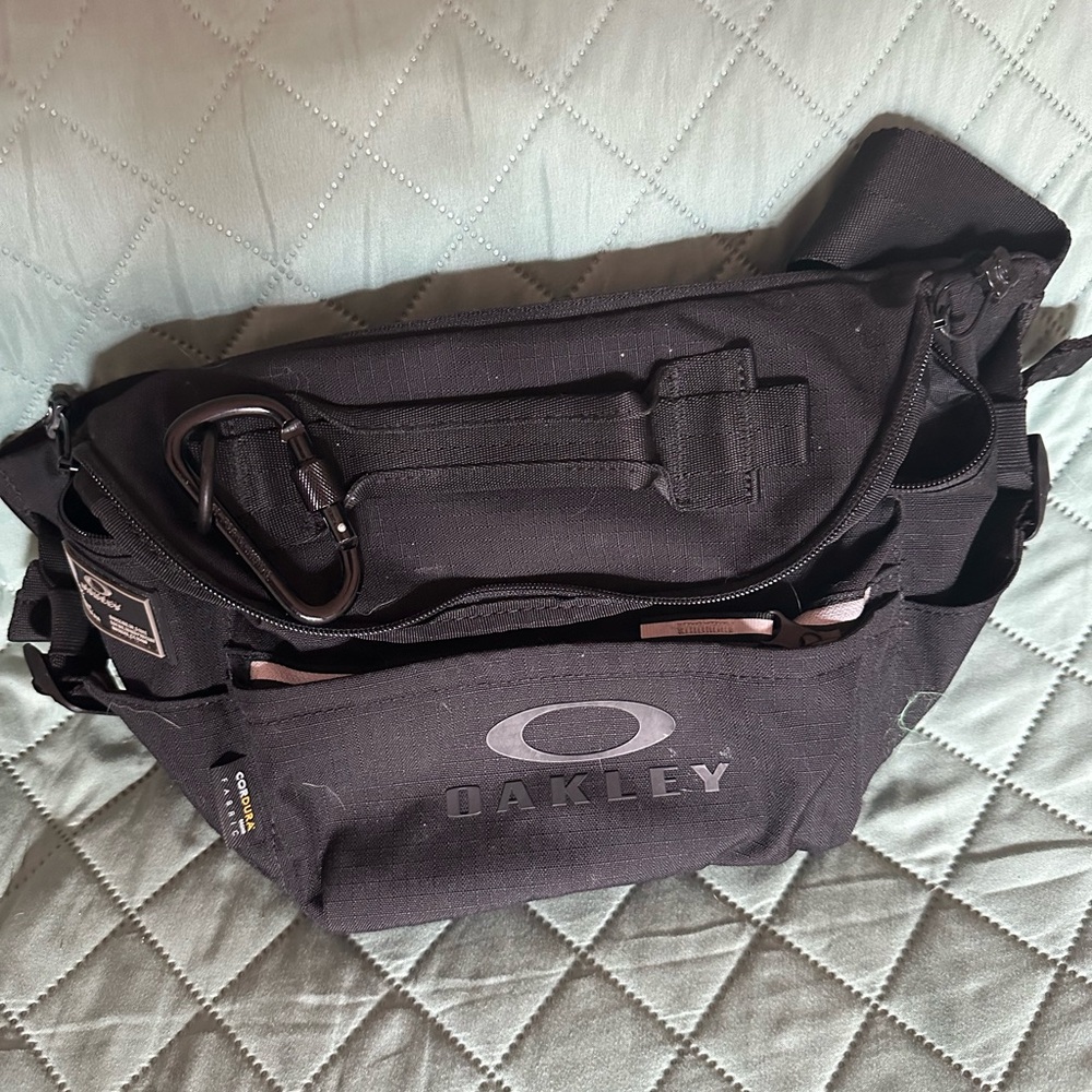 Oakley Utility Belt Bag in blackout